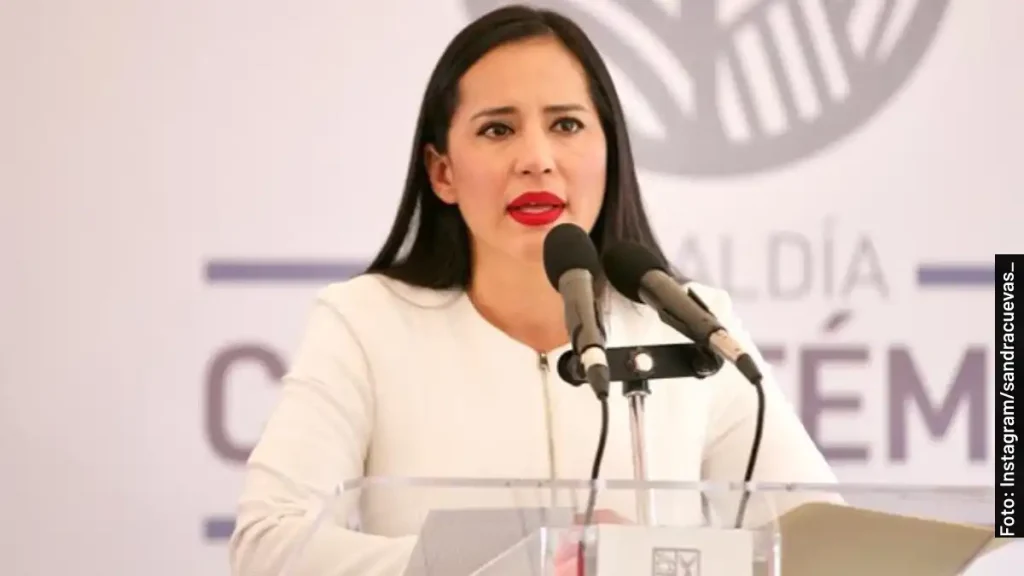 familia de sandra cuevas papás y hermanos