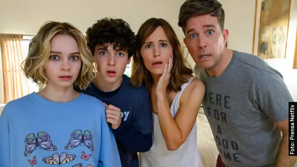 Reparto de actores y personajes en Familia Revuelta (2023), película de Netflix