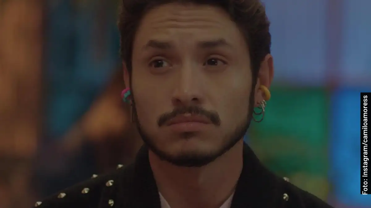 Camilo Amores como Peluche en La Influencer, serie de Netflix