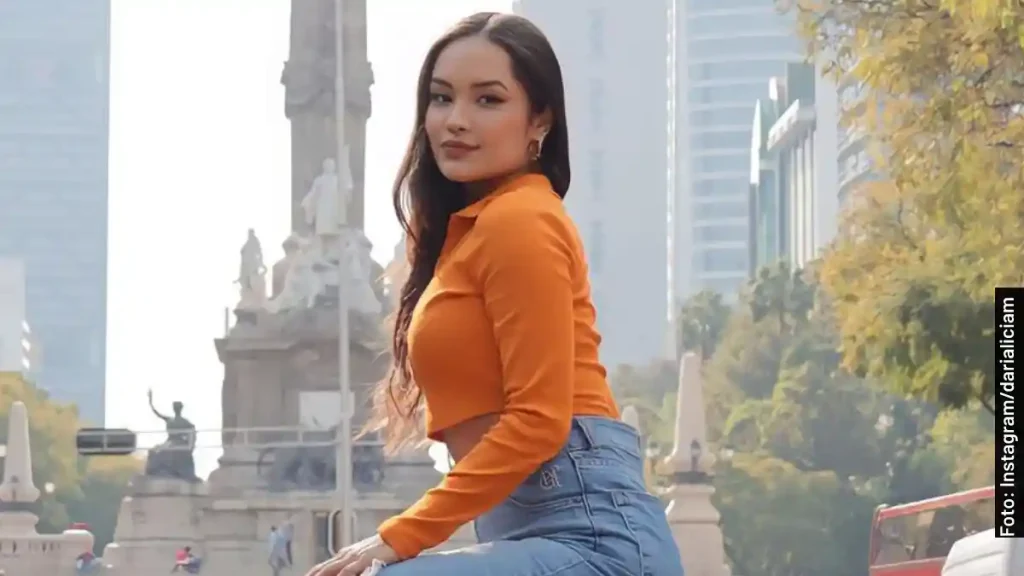 Daria Alicia, la actriz que interpreta a Regina Villarreal en Cindy la Regia, serie de Netflix