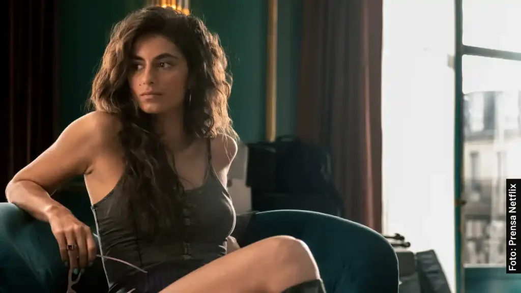 La actriz Begoña Vargas como Cameron en Berlín, serie de Netflix