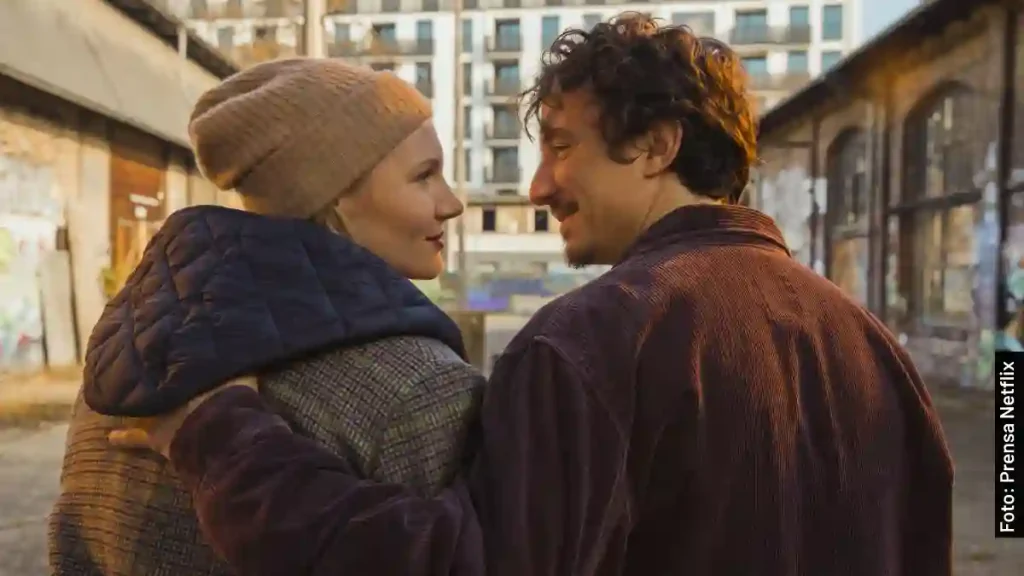 actores y personajes en La Agencia del Desamor (2024), película de Netflix