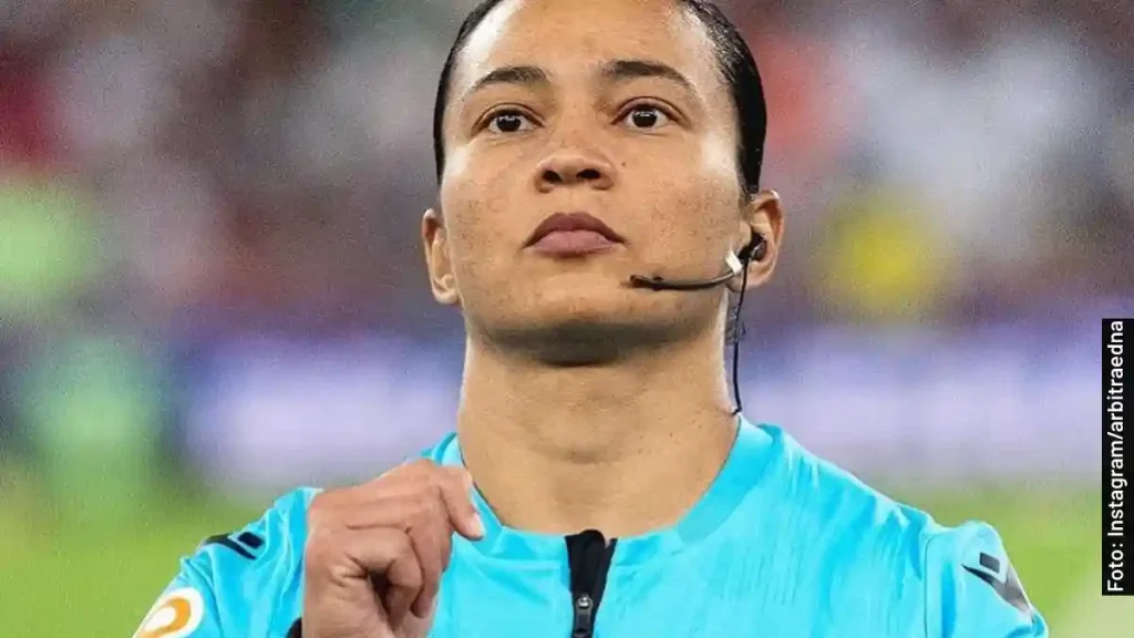 Edina Alves, la árbitra brasileña